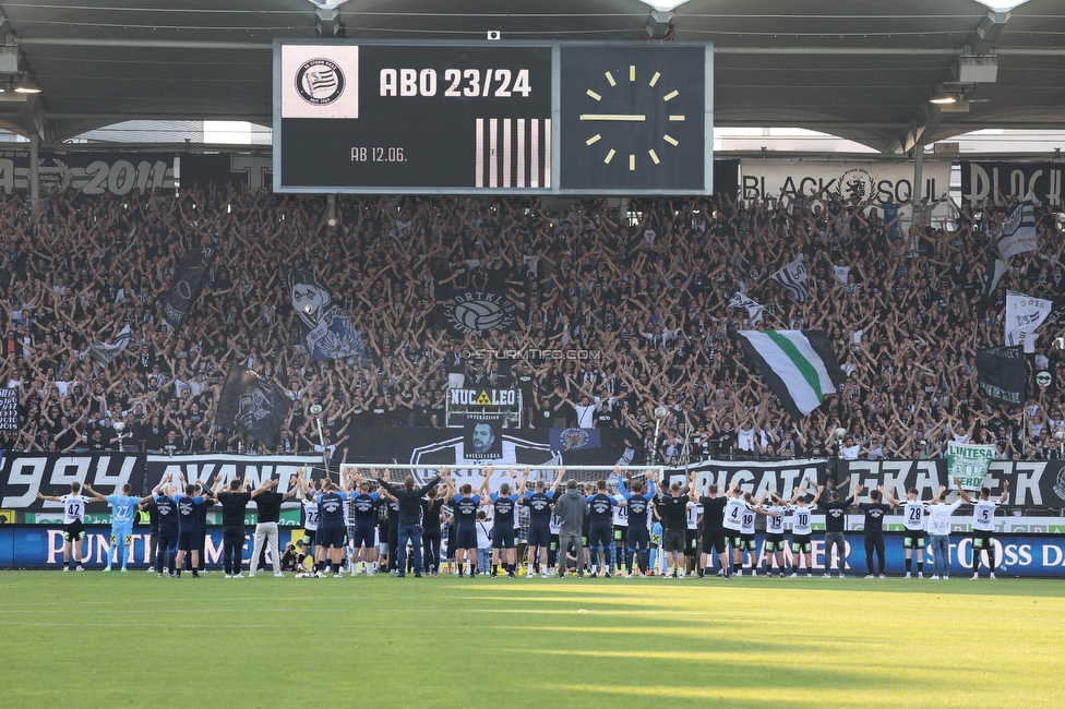 Sturm Graz - LASK
Oesterreichische Fussball Bundesliga, 32. Runde, SK Sturm Graz - LASK, Stadion Liebenau Graz, 03.06.2023. 

Foto zeigt Fans von Sturm und die Mannschaft von Sturm
