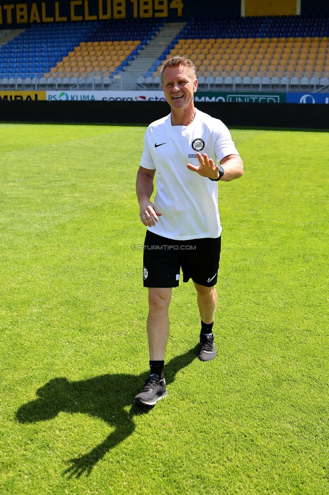 First Vienna - Sturm Damen
OEFB Frauen Bundesliga, 18. Runde, First Vienna FC 1894 - SK Sturm Graz Damen, Naturarena Hohe Warte Wien, 03.06.2023. 

Foto zeigt Daniel Gutschi (Torwart Trainer Sturm Damen)
