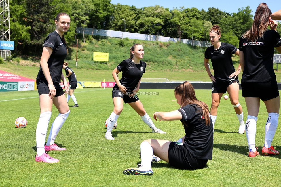 First Vienna - Sturm Damen
OEFB Frauen Bundesliga, 18. Runde, First Vienna FC 1894 - SK Sturm Graz Damen, Naturarena Hohe Warte Wien, 03.06.2023. 

Foto zeigt Merle Kirschstein (Sturm Damen), Anna Maria Wirnsberger (Sturm Damen), Lilli Purtscheller (Sturm Damen) und Laura Krumboeck (Sturm Damen)
