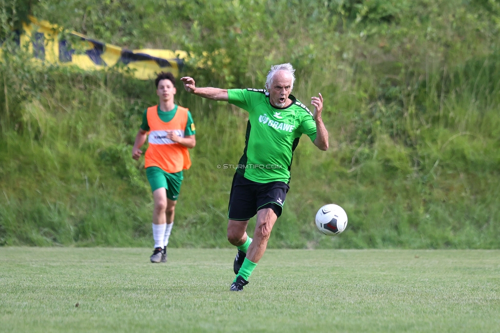 Eroeffnung Gruabn Holztribuene
Eroeffnung Gruabn Holztribuene, Gruabn Graz, 24.06.2023.

Foto zeigt das Fussball Blitzturnier
