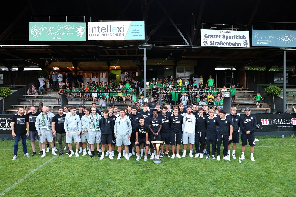 Eroeffnung Gruabn Holztribuene
Eroeffnung Gruabn Holztribuene, Gruabn Graz, 24.06.2023.

Foto zeigt die Mannschaft von Sturm mit den Mannschaften vom GSC
