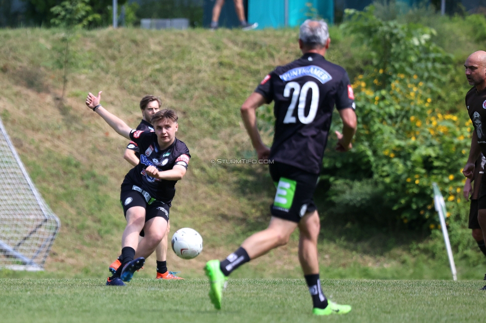 Eroeffnung Gruabn Holztribuene
Eroeffnung Gruabn Holztribuene, Gruabn Graz, 25.06.2023.

Foto zeigt das Legendenspiel zwischen Sturm und St. Pauli
