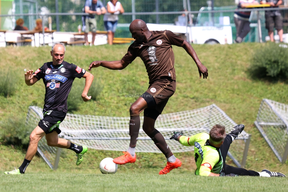 Eroeffnung Gruabn Holztribuene
Eroeffnung Gruabn Holztribuene, Gruabn Graz, 25.06.2023.

Foto zeigt das Legendenspiel zwischen Sturm und St. Pauli
