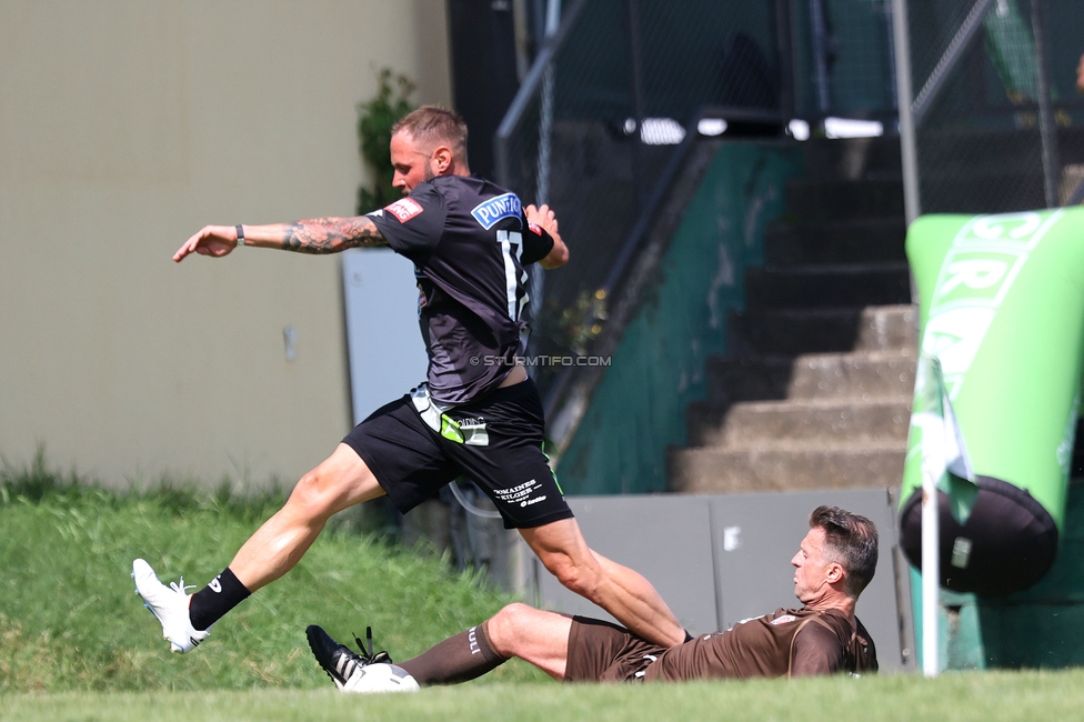 Eroeffnung Gruabn Holztribuene
Eroeffnung Gruabn Holztribuene, Gruabn Graz, 25.06.2023.

Foto zeigt das Legendenspiel zwischen Sturm und St. Pauli
