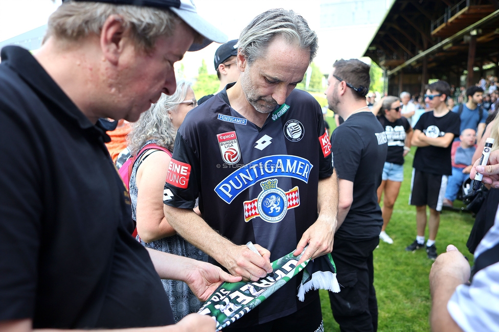 Eroeffnung Gruabn Holztribuene
Eroeffnung Gruabn Holztribuene, Gruabn Graz, 25.06.2023.

Foto zeigt Guenther Neukirchner (Entwicklungscoach Sturm)
