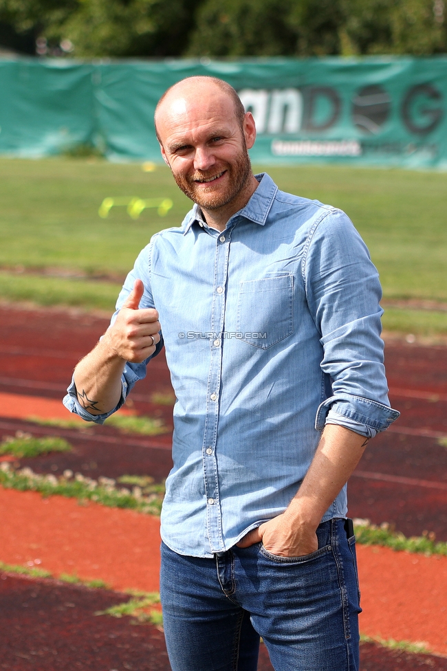 Trainingsauftakt Sturm Graz Damen
OEFB Frauen Bundesliga, Trainingsauftakt SK Sturm Graz Damen, Postplatz Puntigam, 17.07.2023. 

Foto zeigt Mario Karner (Technischer Direktor Sturm Damen)
