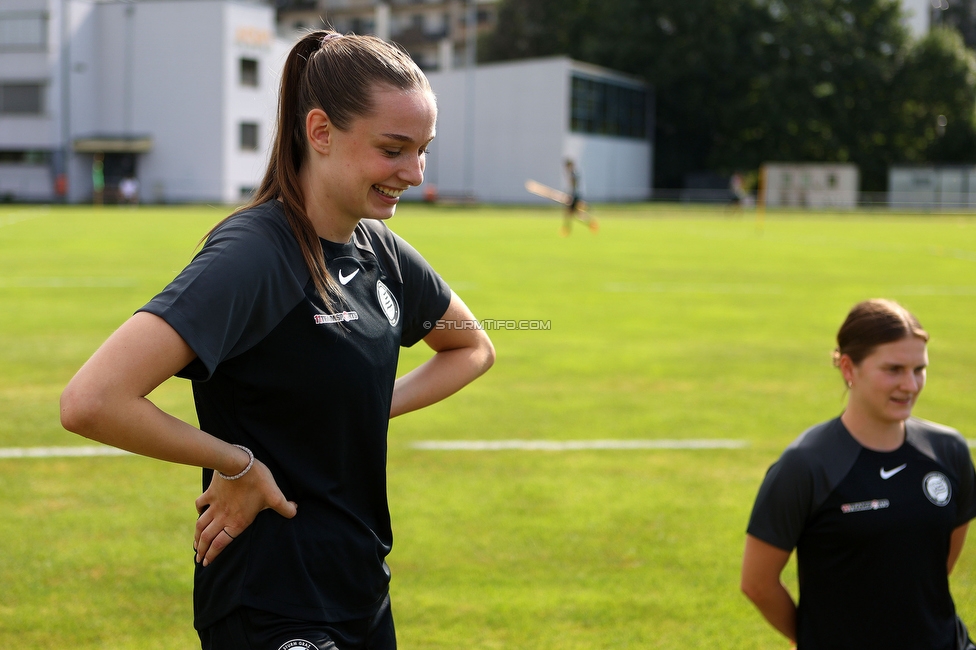 Trainingsauftakt Sturm Graz Damen
OEFB Frauen Bundesliga, Trainingsauftakt SK Sturm Graz Damen, Postplatz Puntigam, 17.07.2023. 

Foto zeigt Merle Kirschstein (Sturm Damen)
