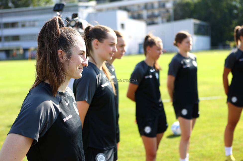 Trainingsauftakt Sturm Graz Damen
OEFB Frauen Bundesliga, Trainingsauftakt SK Sturm Graz Damen, Postplatz Puntigam, 17.07.2023. 

Foto zeigt Linda Mittermair (Sturm Damen)
