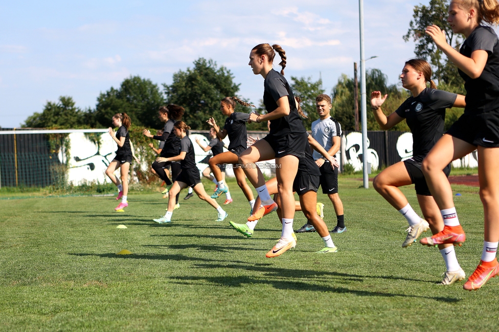 Trainingsauftakt Sturm Graz Damen
OEFB Frauen Bundesliga, Trainingsauftakt SK Sturm Graz Damen, Postplatz Puntigam, 17.07.2023. 

Foto zeigt die Mannschaft der Sturm Damen
