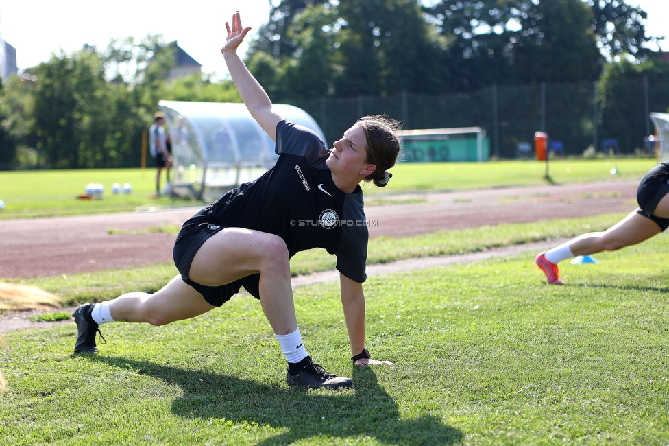 Trainingsauftakt Sturm Graz Damen
OEFB Frauen Bundesliga, Trainingsauftakt SK Sturm Graz Damen, Postplatz Puntigam, 17.07.2023. 

Foto zeigt Sophie Maierhofer (Sturm Damen)
