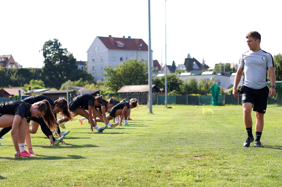 Trainingsauftakt Sturm Graz Damen
OEFB Frauen Bundesliga, Trainingsauftakt SK Sturm Graz Damen, Postplatz Puntigam, 17.07.2023. 

Foto zeigt die Mannschaft der Sturm Damen
