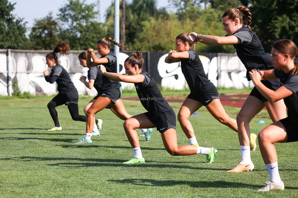 Trainingsauftakt Sturm Graz Damen
OEFB Frauen Bundesliga, Trainingsauftakt SK Sturm Graz Damen, Postplatz Puntigam, 17.07.2023. 

Foto zeigt die Mannschaft der Sturm Damen
