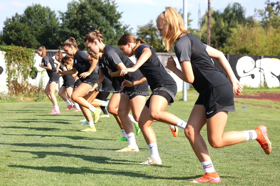 Trainingsauftakt Sturm Graz Damen
OEFB Frauen Bundesliga, Trainingsauftakt SK Sturm Graz Damen, Postplatz Puntigam, 17.07.2023. 

Foto zeigt die Mannschaft der Sturm Damen
