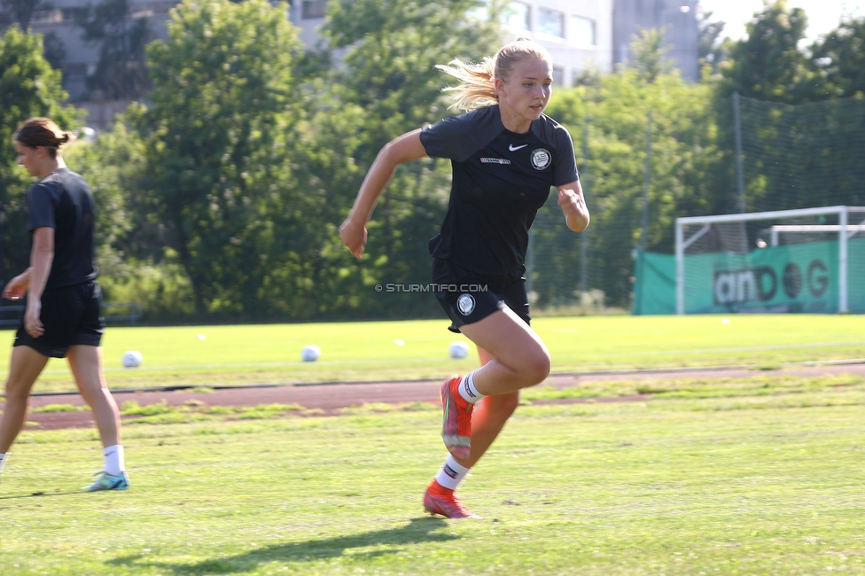 Trainingsauftakt Sturm Graz Damen
OEFB Frauen Bundesliga, Trainingsauftakt SK Sturm Graz Damen, Postplatz Puntigam, 17.07.2023. 

Foto zeigt Lena Breznik (Sturm Damen)
