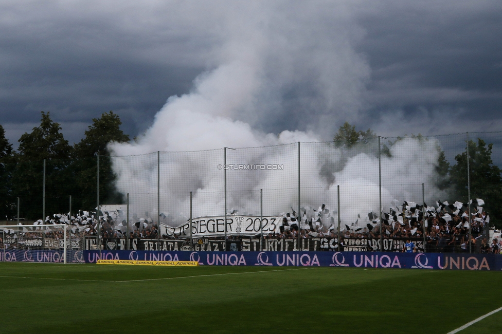 SAK - Sturm Graz
OEFB Cup, 1. Runde, SAK Klagenfurt - SK Sturm Graz, Sportpark Welzenegg, 22.07.2023. 

Foto zeigt Fans von Sturm mit einer Choreografie
Schlüsselwörter: pyrotechnik