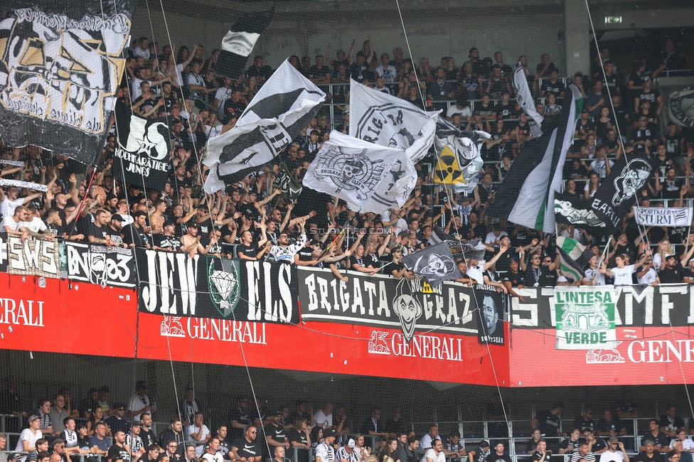 Austria Wien - Sturm Graz
Oesterreichische Fussball Bundesliga, 1. Runde, FK Austria Wien - SK Sturm Graz, Franz-Horr-Stadion Wien, 30.07.2023. 

Foto zeigt Fans von Sturm
