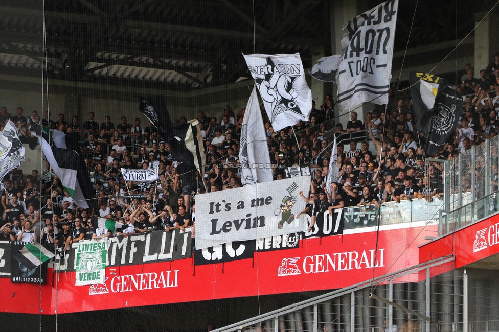 Austria Wien - Sturm Graz
Oesterreichische Fussball Bundesliga, 1. Runde, FK Austria Wien - SK Sturm Graz, Franz-Horr-Stadion Wien, 30.07.2023. 

Foto zeigt Fans von Sturm
