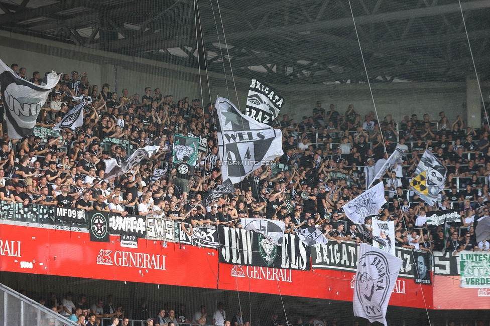 Austria Wien - Sturm Graz
Oesterreichische Fussball Bundesliga, 1. Runde, FK Austria Wien - SK Sturm Graz, Franz-Horr-Stadion Wien, 30.07.2023. 

Foto zeigt Fans von Sturm
