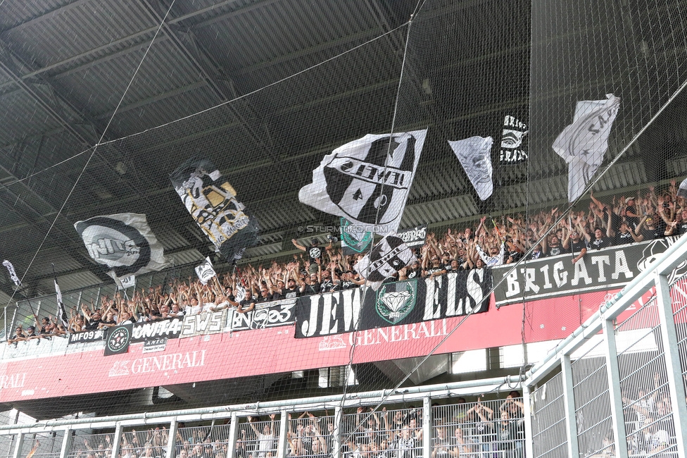 Austria Wien - Sturm Graz
Oesterreichische Fussball Bundesliga, 1. Runde, FK Austria Wien - SK Sturm Graz, Franz-Horr-Stadion Wien, 30.07.2023. 

Foto zeigt Fans von Sturm
