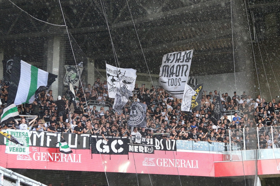 Austria Wien - Sturm Graz
Oesterreichische Fussball Bundesliga, 1. Runde, FK Austria Wien - SK Sturm Graz, Franz-Horr-Stadion Wien, 30.07.2023. 

Foto zeigt Fans von Sturm
