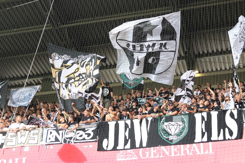 Austria Wien - Sturm Graz
Oesterreichische Fussball Bundesliga, 1. Runde, FK Austria Wien - SK Sturm Graz, Franz-Horr-Stadion Wien, 30.07.2023. 

Foto zeigt Fans von Sturm
