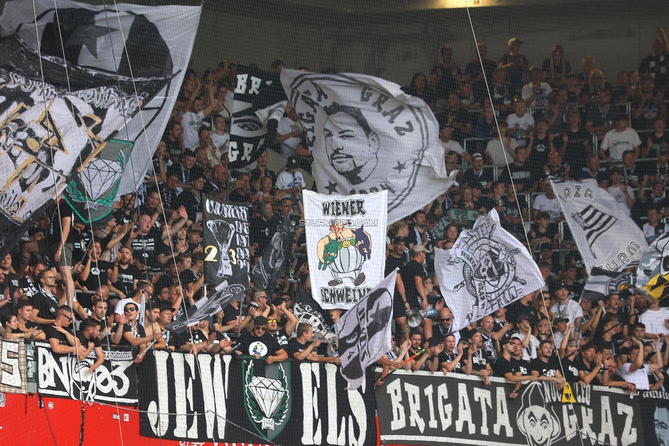 Austria Wien - Sturm Graz
Oesterreichische Fussball Bundesliga, 1. Runde, FK Austria Wien - SK Sturm Graz, Franz-Horr-Stadion Wien, 30.07.2023. 

Foto zeigt Fans von Sturm
