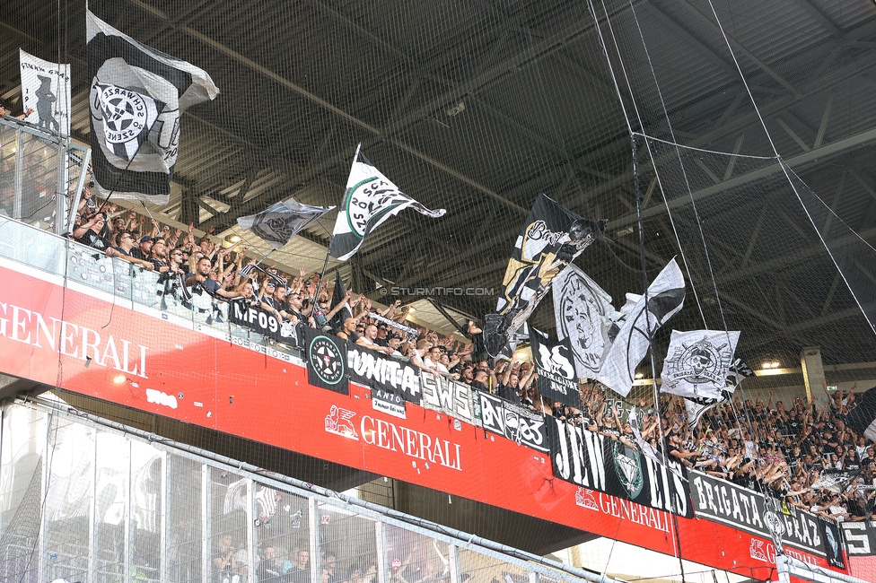 Austria Wien - Sturm Graz
Oesterreichische Fussball Bundesliga, 1. Runde, FK Austria Wien - SK Sturm Graz, Franz-Horr-Stadion Wien, 30.07.2023. 

Foto zeigt Fans von Sturm
