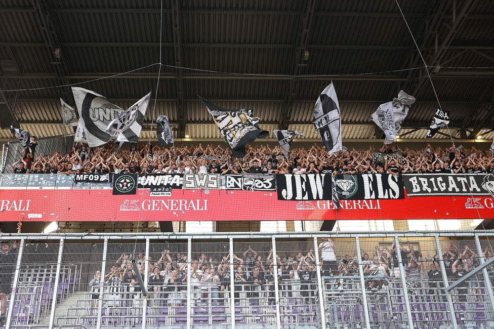 Austria Wien - Sturm Graz
Oesterreichische Fussball Bundesliga, 1. Runde, FK Austria Wien - SK Sturm Graz, Franz-Horr-Stadion Wien, 30.07.2023. 

Foto zeigt Fans von Sturm
