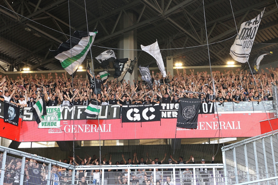 Austria Wien - Sturm Graz
Oesterreichische Fussball Bundesliga, 1. Runde, FK Austria Wien - SK Sturm Graz, Franz-Horr-Stadion Wien, 30.07.2023. 

Foto zeigt Fans von Sturm
