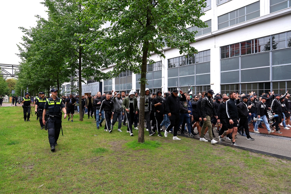 PSV Eindhoven - Sturm Graz
UEFA Champions League Qualifikation 3. Runde, PSV Eindhoven - SK Sturm Graz, Philips Stadion Eindhoven, 08.08.2023. 

Foto zeigt Fans von Sturm beim Corteo
