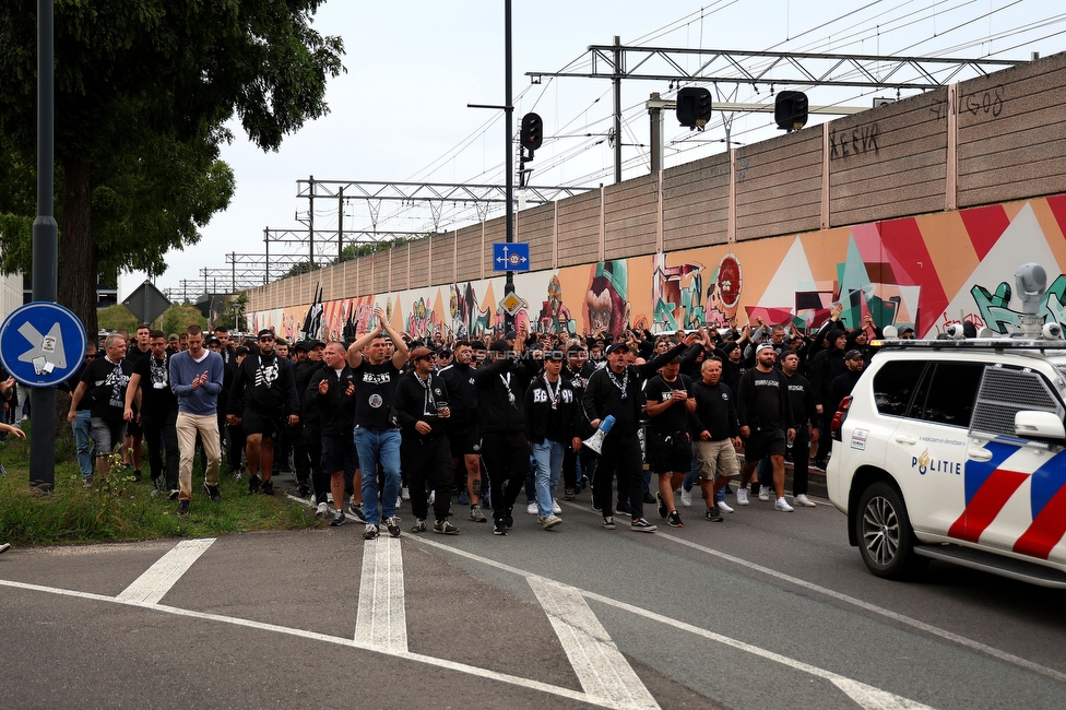 PSV Eindhoven - Sturm Graz
UEFA Champions League Qualifikation 3. Runde, PSV Eindhoven - SK Sturm Graz, Philips Stadion Eindhoven, 08.08.2023. 

Foto zeigt Fans von Sturm beim Corteo
