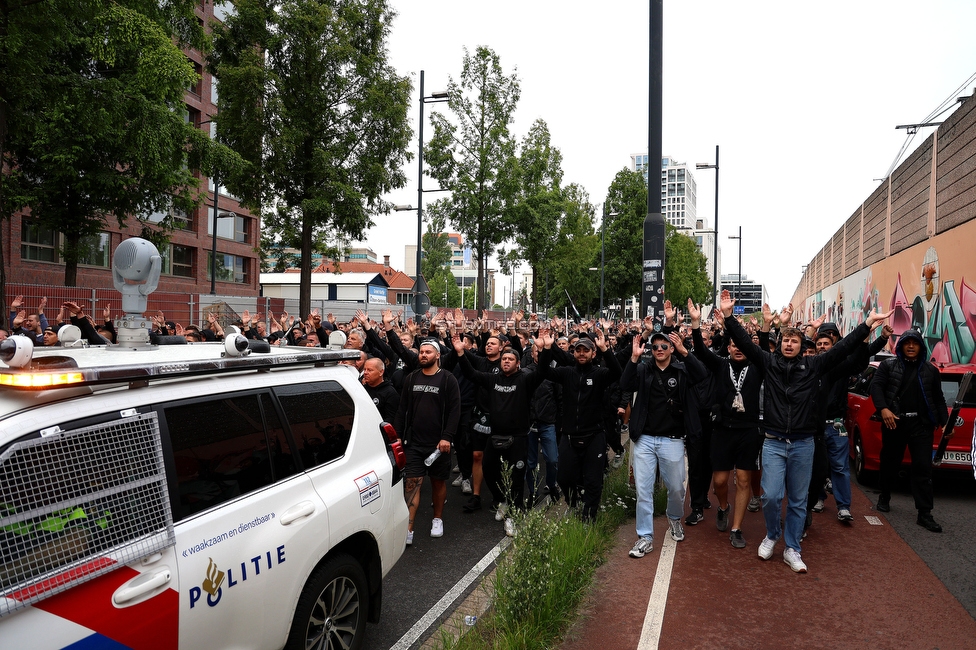 PSV Eindhoven - Sturm Graz
UEFA Champions League Qualifikation 3. Runde, PSV Eindhoven - SK Sturm Graz, Philips Stadion Eindhoven, 08.08.2023. 

Foto zeigt Fans von Sturm beim Corteo
