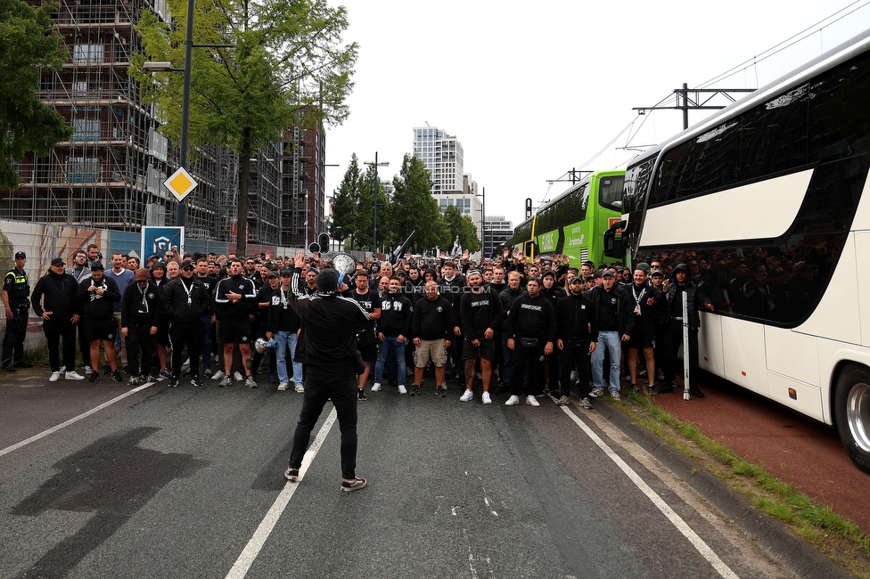 PSV Eindhoven - Sturm Graz
UEFA Champions League Qualifikation 3. Runde, PSV Eindhoven - SK Sturm Graz, Philips Stadion Eindhoven, 08.08.2023. 

Foto zeigt Fans von Sturm beim Corteo
