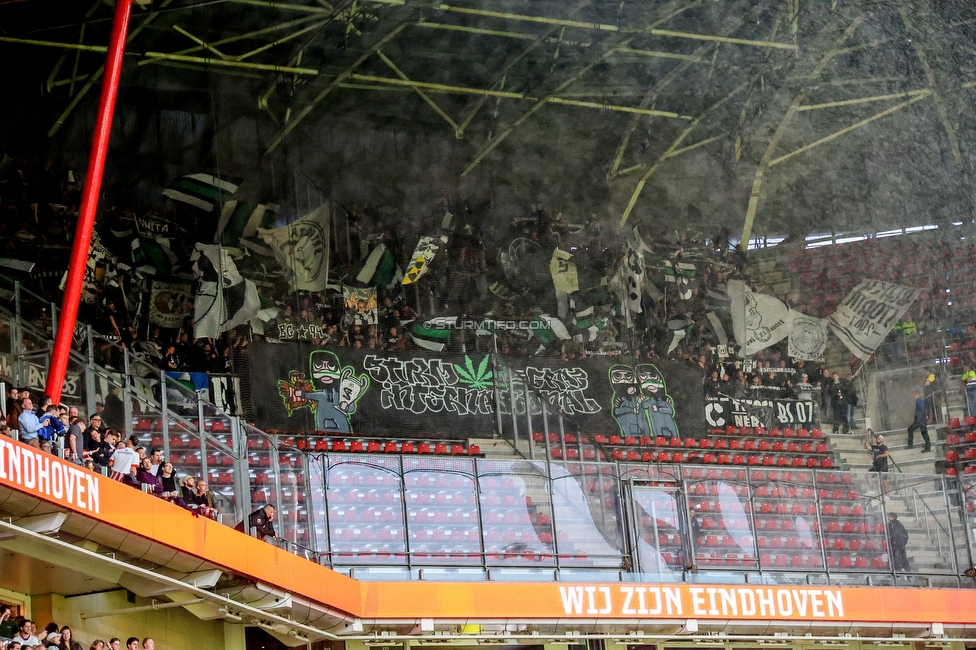 PSV Eindhoven - Sturm Graz
UEFA Champions League Qualifikation 3. Runde, PSV Eindhoven - SK Sturm Graz, Philips Stadion Eindhoven, 08.08.2023. 

Foto zeigt Fans von Sturm mit einer Choreografie
