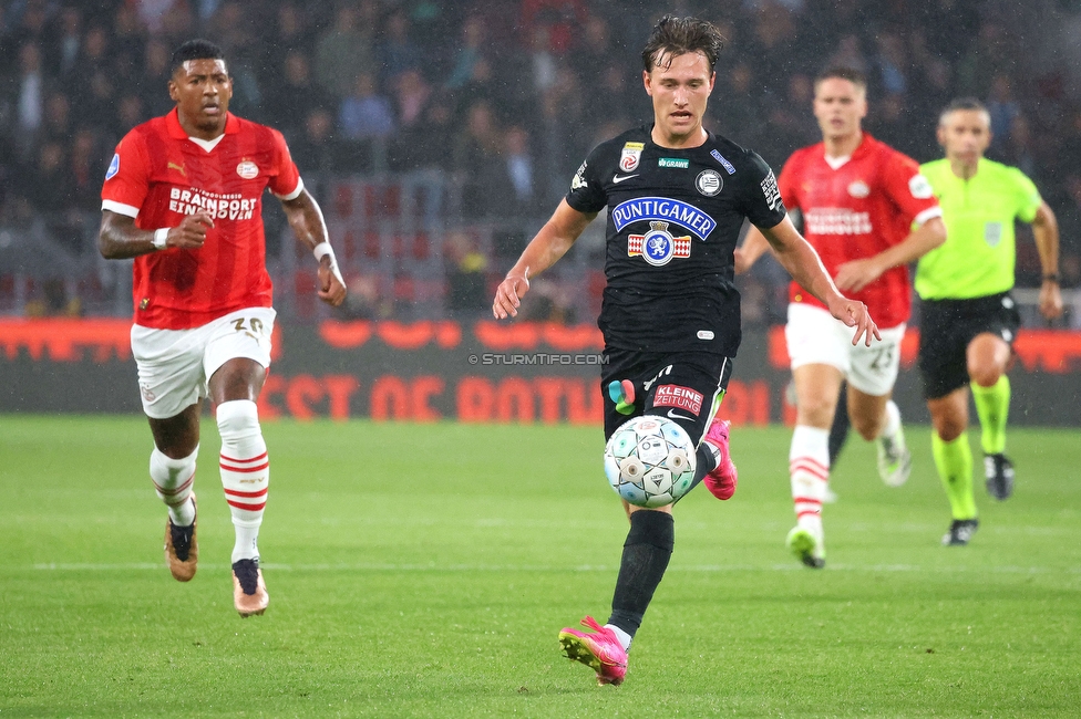 PSV Eindhoven - Sturm Graz
UEFA Champions League Qualifikation 3. Runde, PSV Eindhoven - SK Sturm Graz, Philips Stadion Eindhoven, 08.08.2023. 

Foto zeigt William Boeving (Sturm)
