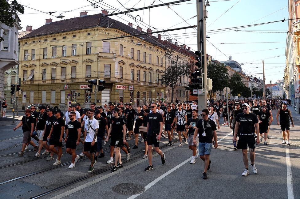 Sturm Graz - PSV Eindhoven
UEFA Champions League Qualifikation 3. Runde, SK Sturm Graz - PSV Eindhoven, Stadion Liebenau Graz, 15.08.2023. 

Foto zeigt Fans von Sturm beim Corteo
