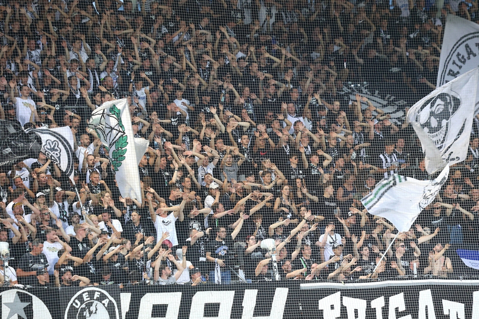 Sturm - PSV
UEFA Champions League Qualifikation 3. Runde, SK Sturm Graz - PSV Eindhoven, Stadion Liebenau Graz, 15.08.2023. 

Foto zeigt Fans von Sturm
Schlüsselwörter: jewels