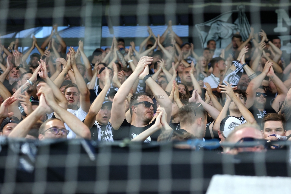 Sturm - PSV
UEFA Champions League Qualifikation 3. Runde, SK Sturm Graz - PSV Eindhoven, Stadion Liebenau Graz, 15.08.2023. 

Foto zeigt Fans von Sturm
