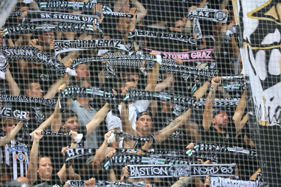 Sturm - PSV
UEFA Champions League Qualifikation 3. Runde, SK Sturm Graz - PSV Eindhoven, Stadion Liebenau Graz, 15.08.2023. 

Foto zeigt Fans von Sturm
Schlüsselwörter: schals