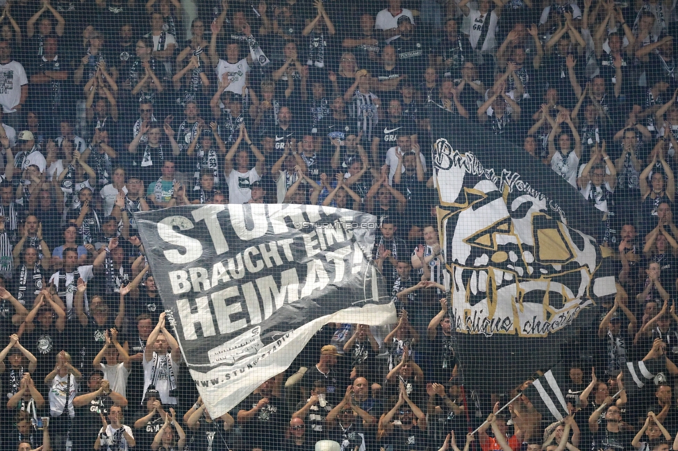 Sturm Graz - PSV Eindhoven
UEFA Champions League Qualifikation 3. Runde, SK Sturm Graz - PSV Eindhoven, Stadion Liebenau Graz, 15.08.2023. 

Foto zeigt Fans von Sturm
Schlüsselwörter: sturmstadion