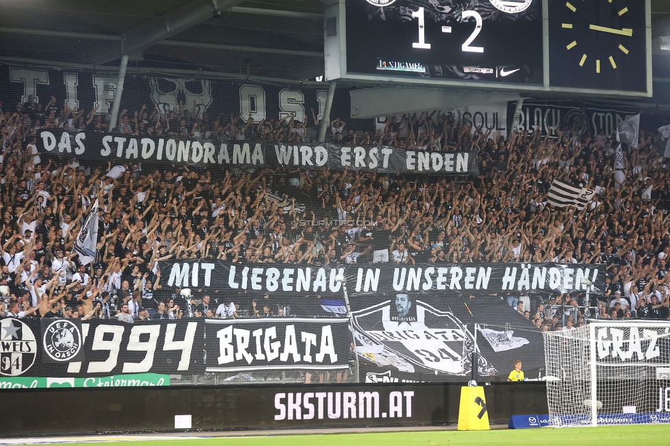 Sturm - PSV
UEFA Champions League Qualifikation 3. Runde, SK Sturm Graz - PSV Eindhoven, Stadion Liebenau Graz, 15.08.2023. 

Foto zeigt Fans von Sturm mit einem Spruchband
Schlüsselwörter: sturmstadion