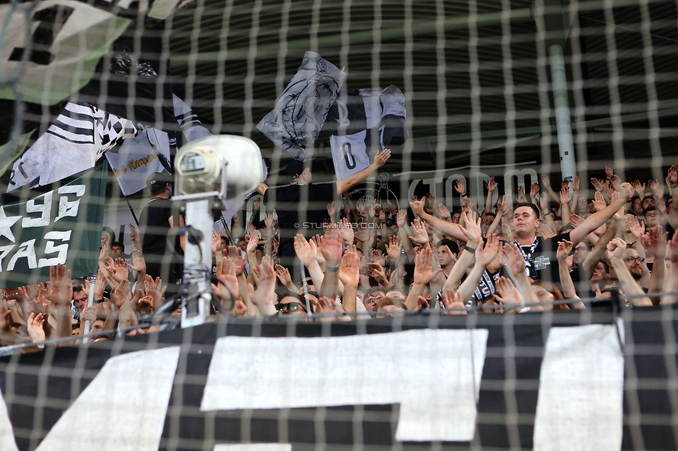 Sturm - PSV
UEFA Champions League Qualifikation 3. Runde, SK Sturm Graz - PSV Eindhoven, Stadion Liebenau Graz, 15.08.2023. 

Foto zeigt Fans von Sturm
