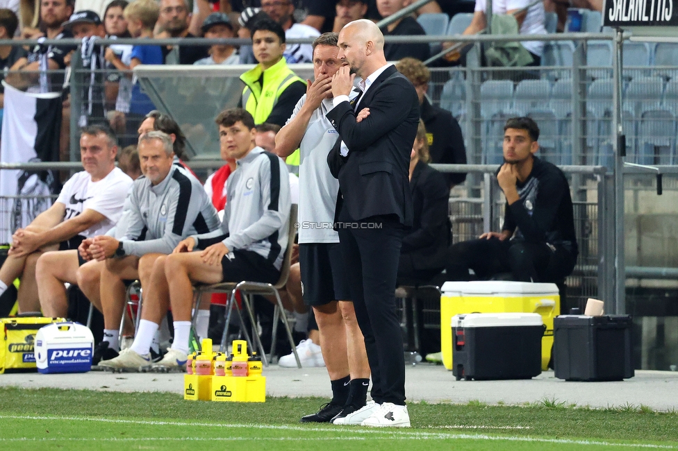 Sturm Graz - PSV Eindhoven
UEFA Champions League Qualifikation 3. Runde, SK Sturm Graz - PSV Eindhoven, Stadion Liebenau Graz, 15.08.2023. 

Foto zeigt Uwe Hoelzl (Co-Trainer Sturm) und Christian Ilzer (Cheftrainer Sturm)
