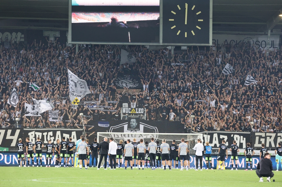 Sturm Graz - PSV Eindhoven
UEFA Champions League Qualifikation 3. Runde, SK Sturm Graz - PSV Eindhoven, Stadion Liebenau Graz, 15.08.2023. 

Foto zeigt Fans von Sturm und die Mannschaft von Sturm
