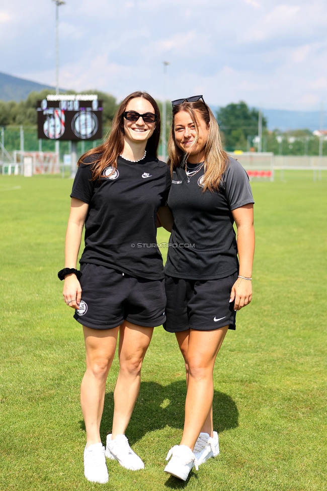 SVK Wildcats - Sturm Graz Damen
SPORTLAND Niederoesterreich Frauen Cup, SVK Wildcats - SK Sturm Graz, TRIOTRONIK Stadion Krottendorf, 19.08.2023. 

Foto zeigt Linda Mittermair (Sturm Damen) und Mariella El Sherif (Sturm Damen)
