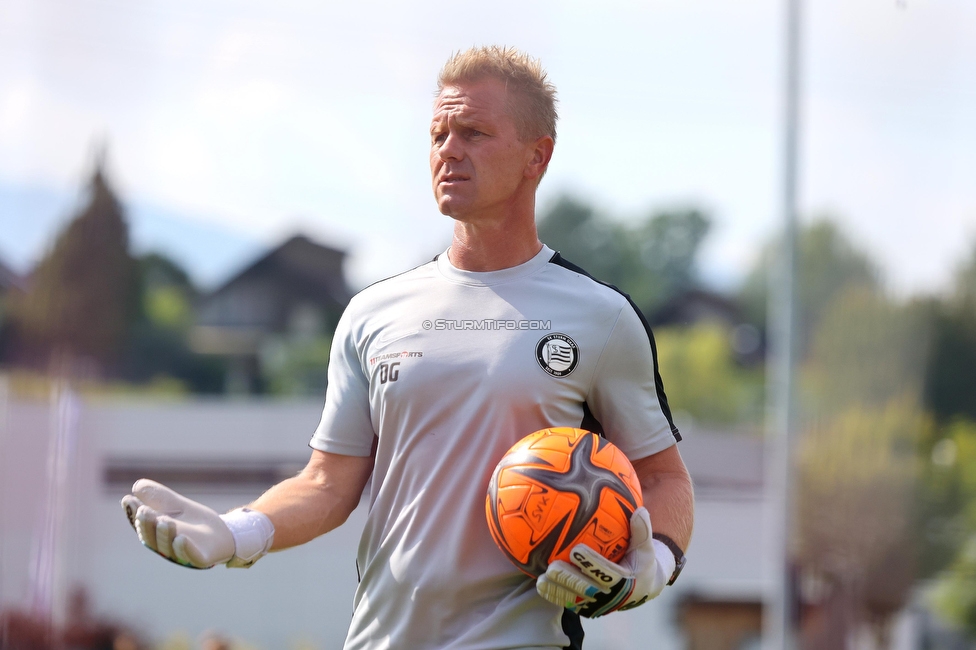 SVK Wildcats - Sturm Graz Damen
SPORTLAND Niederoesterreich Frauen Cup, SVK Wildcats - SK Sturm Graz, TRIOTRONIK Stadion Krottendorf, 19.08.2023. 

Foto zeigt Daniel Gutschi (Torwart-Trainer Sturm Damen)
