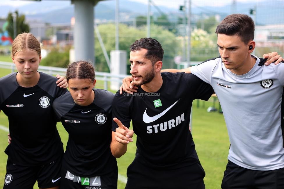 SVK Wildcats - Sturm Graz Damen
SPORTLAND Niederoesterreich Frauen Cup, SVK Wildcats - SK Sturm Graz, TRIOTRONIK Stadion Krottendorf, 19.08.2023. 

Foto zeigt Sargon Duran (Cheftrainer Sturm Damen)
