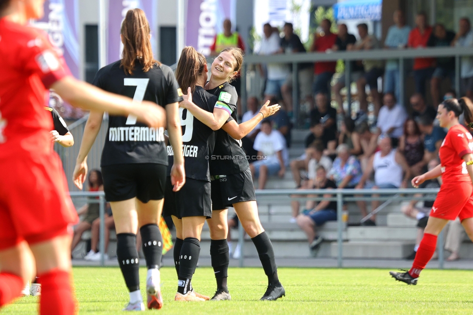 SVK Wildcats - Sturm Graz Damen
SPORTLAND Niederoesterreich Frauen Cup, SVK Wildcats - SK Sturm Graz, TRIOTRONIK Stadion Krottendorf, 19.08.2023. 

Foto zeigt Sophie Maierhofer (Sturm Damen) und Stefanie Grossgasteiger (Sturm Damen)
