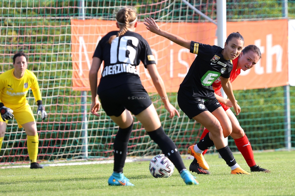 SVK Wildcats - Sturm Graz Damen
SPORTLAND Niederoesterreich Frauen Cup, SVK Wildcats - SK Sturm Graz, TRIOTRONIK Stadion Krottendorf, 19.08.2023. 

Foto zeigt Christina Gierzinger (Sturm Damen) und Andrea Glibo (Sturm Damen)
