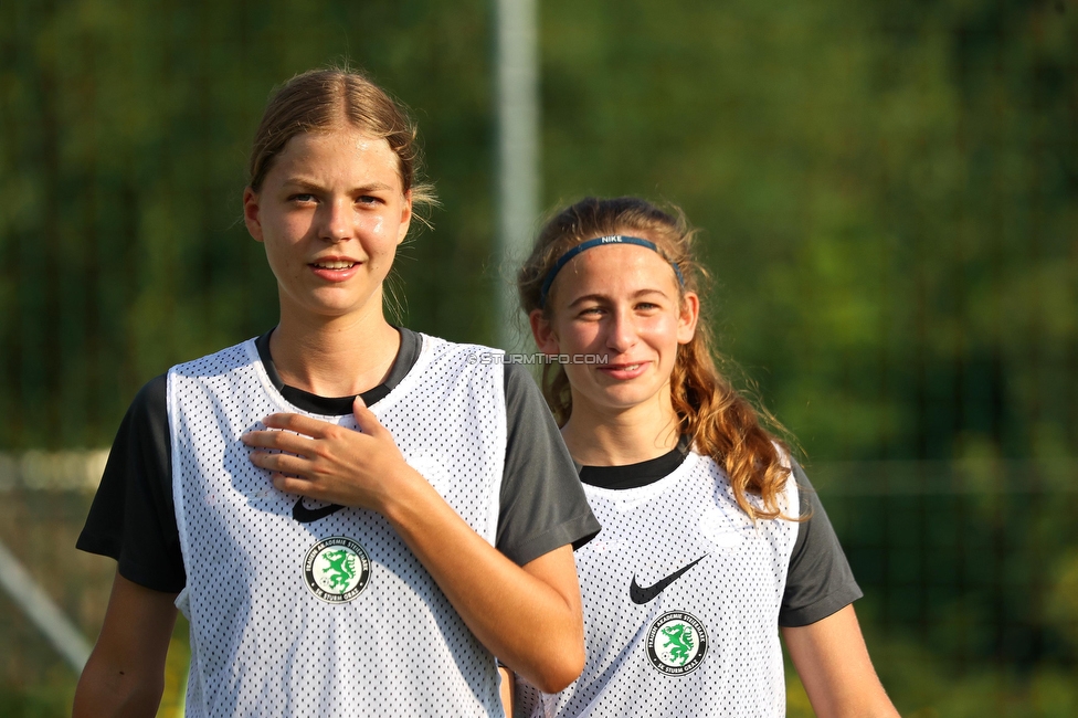 SVK Wildcats - Sturm Graz Damen
SPORTLAND Niederoesterreich Frauen Cup, SVK Wildcats - SK Sturm Graz, TRIOTRONIK Stadion Krottendorf, 19.08.2023. 

Foto zeigt Victoria Glabonjat (Sturm Damen) und Elena Goessler (Sturm Damen)
